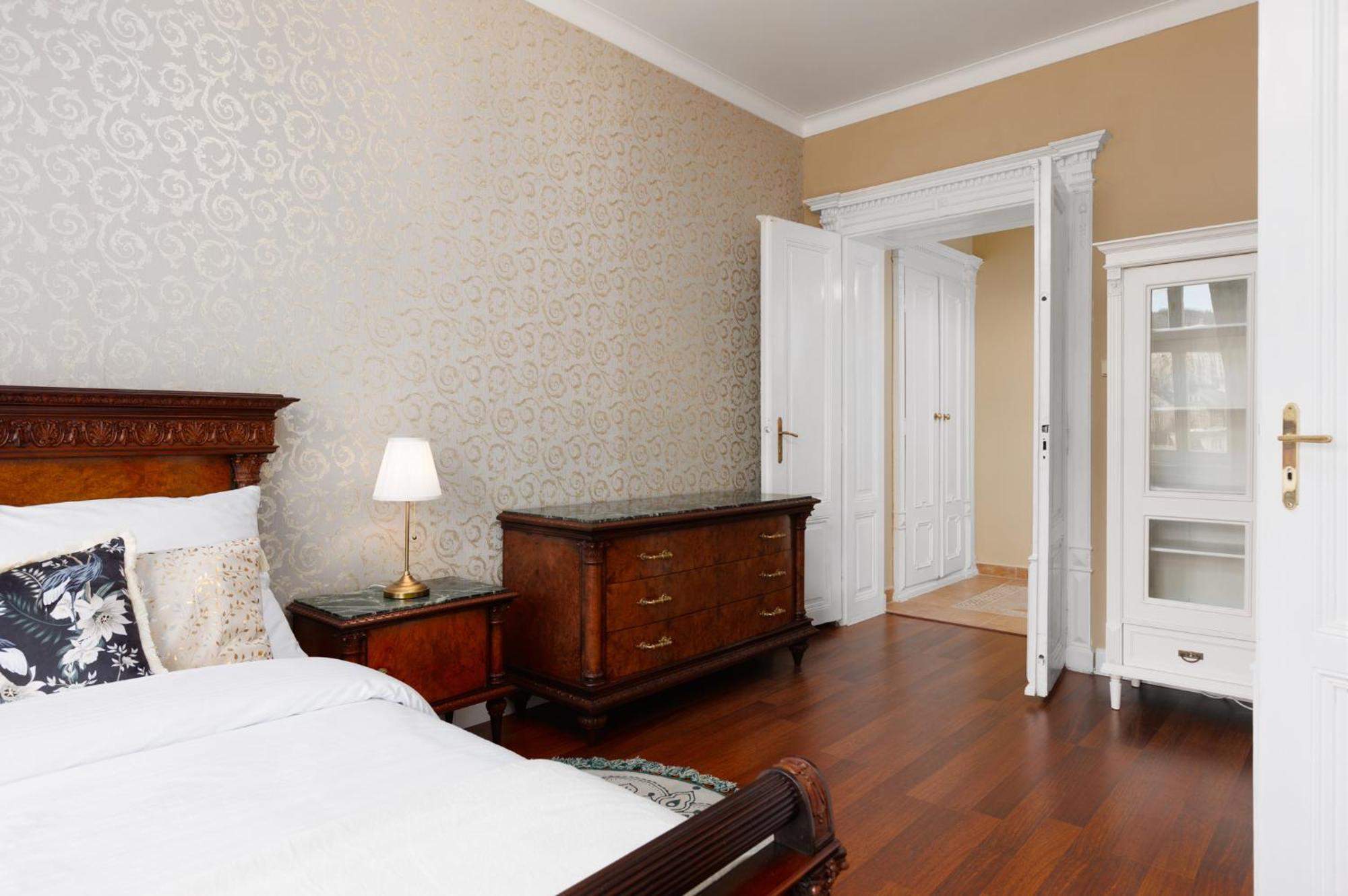 Rezidence Makart Lägenhet Karlsbad Exteriör bild
